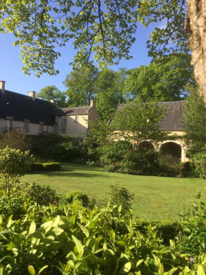 Saint-Martin-des-Entrées De Ma Fenetre Bed & Breakfast エクステリア 写真